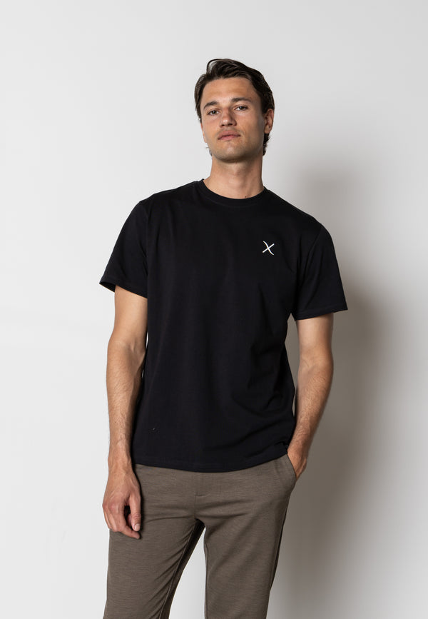 Clean Cut Copenhagen Cross organic logo t-shirt T-shirts S/S Black