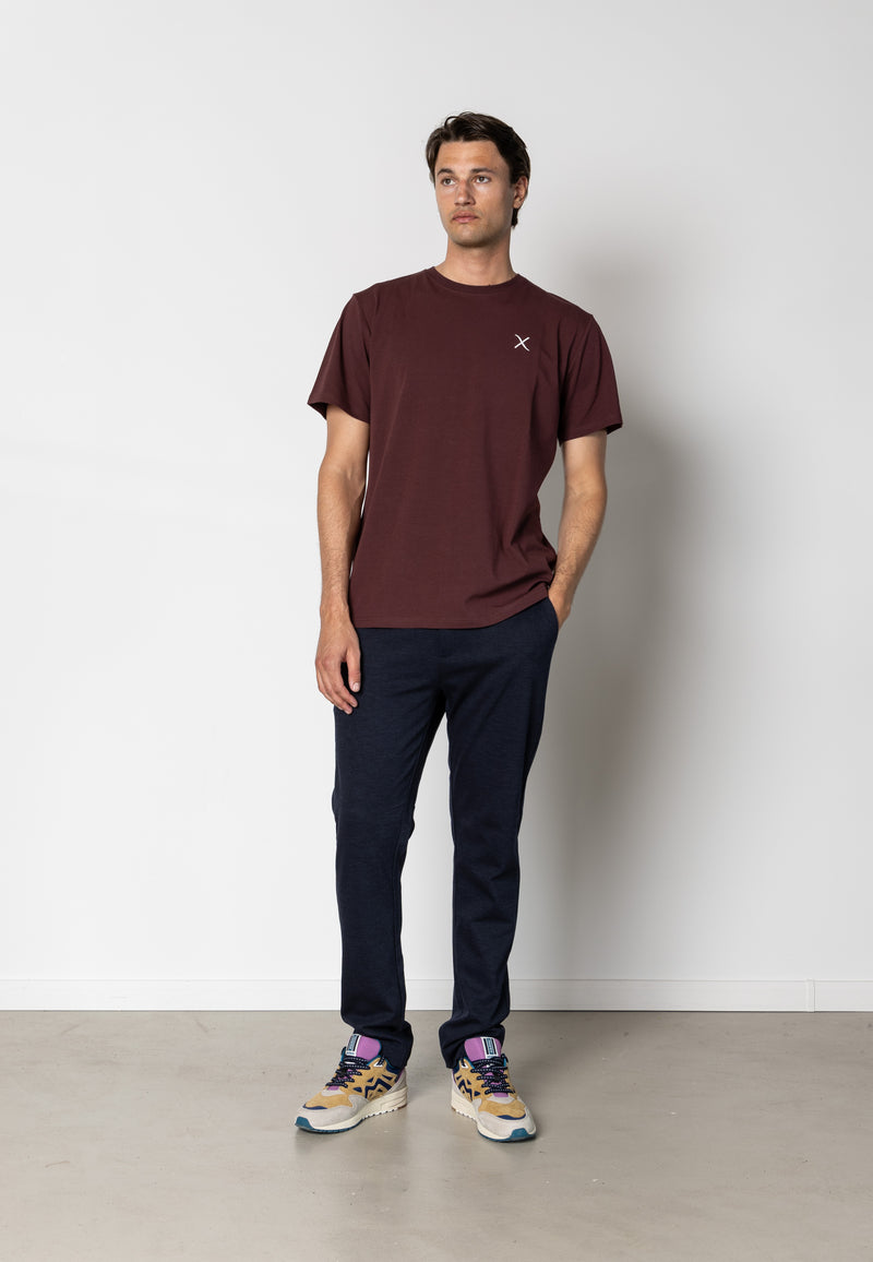 Clean Cut Copenhagen Cross organic logo t-shirt T-shirts S/S Dark Plum